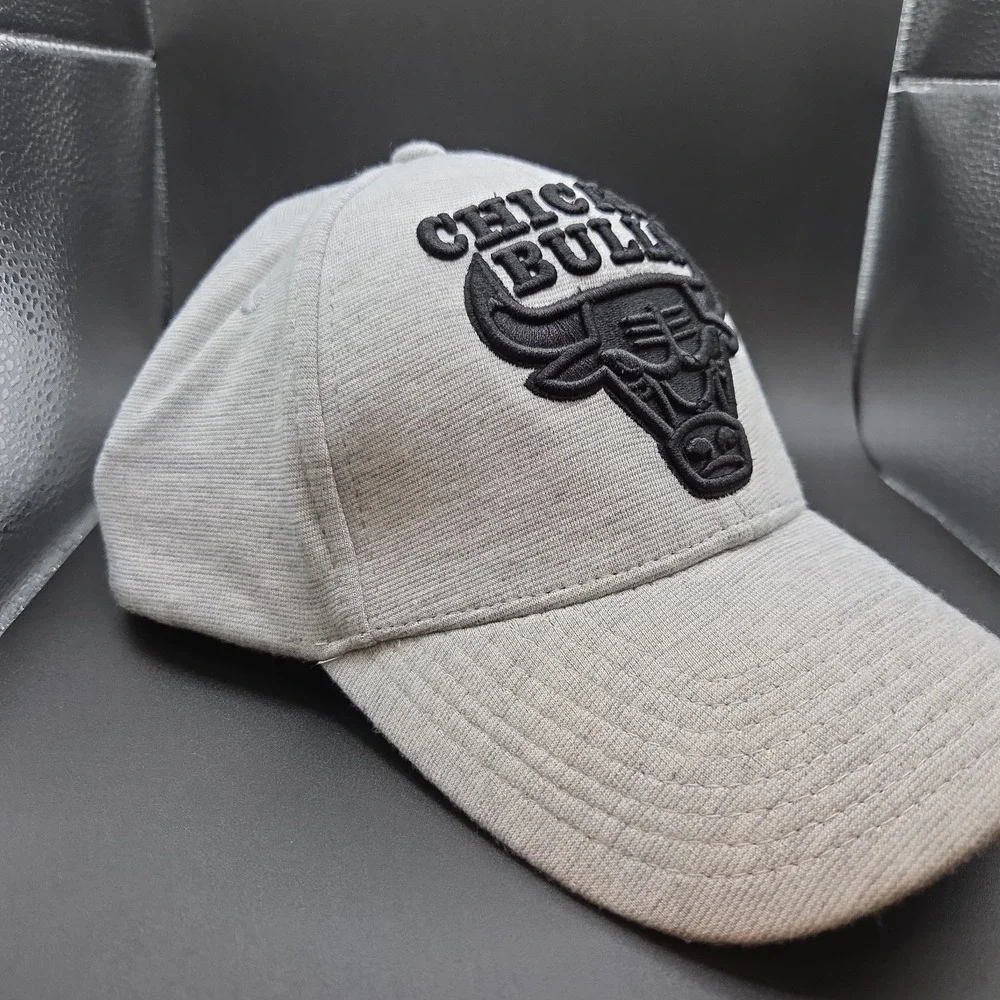 Ultra Game Chicago Bulls NBA Basketball Hat Cap Mens OSFM Gray Black Embroidered